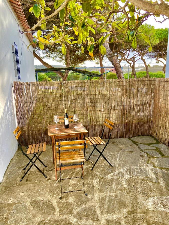 Pine & Apple Sintra Beach House Colares Bagian luar foto